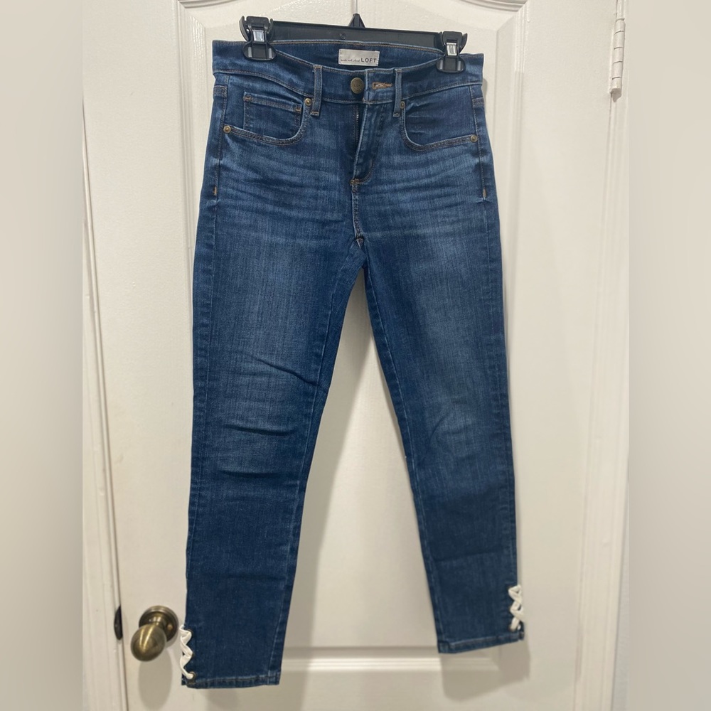 LOFT skinny crop blue jeans. Size 0/25.